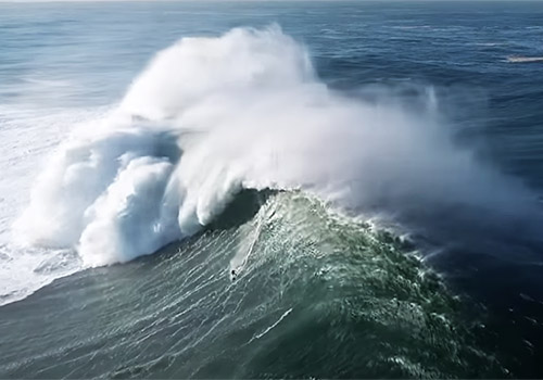 Regresan las olas gigantes de Nazaré